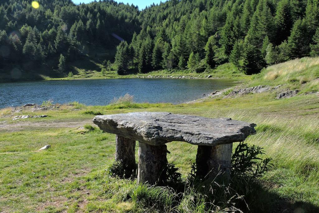 Rifugio Al Lago Del Mortirolo In Inverno Raggiungibile Solo A Piedi Monno Eksteriør bilde