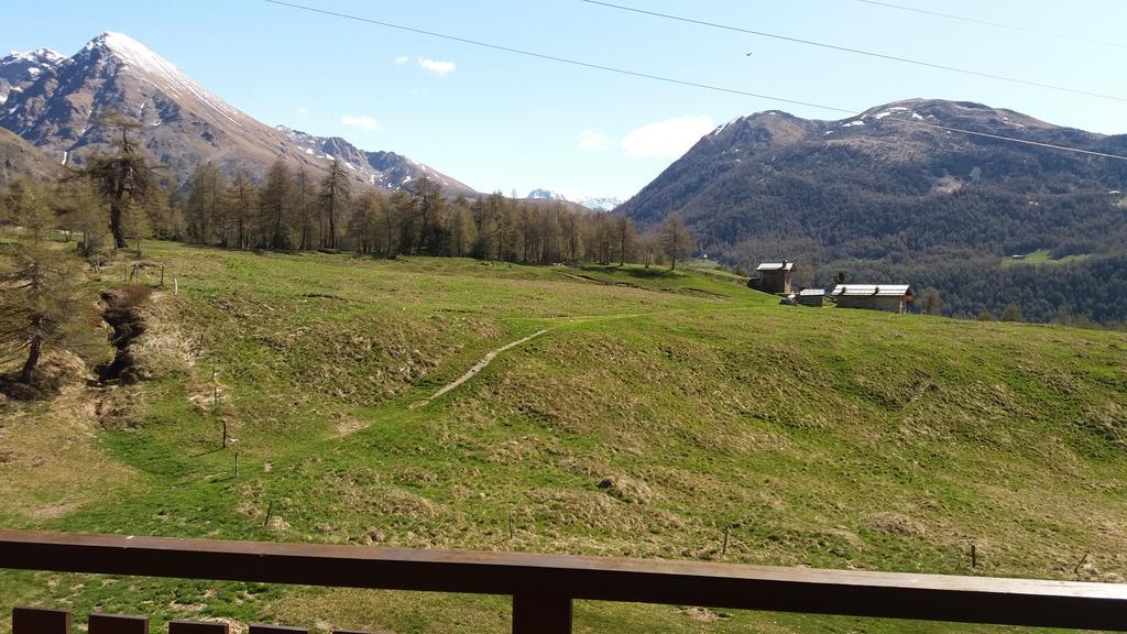 Rifugio Al Lago Del Mortirolo In Inverno Raggiungibile Solo A Piedi Monno Eksteriør bilde