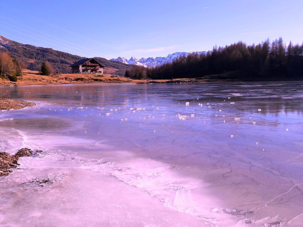 Rifugio Al Lago Del Mortirolo In Inverno Raggiungibile Solo A Piedi Monno Eksteriør bilde