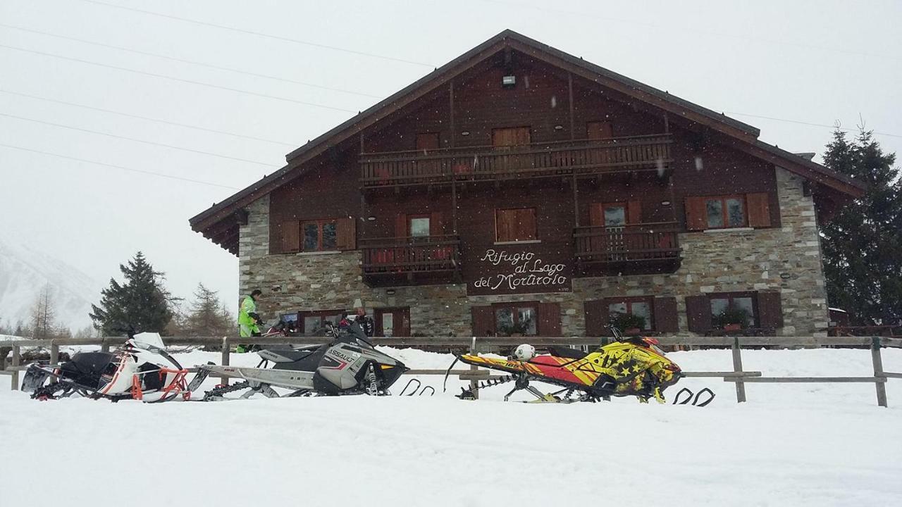 Rifugio Al Lago Del Mortirolo In Inverno Raggiungibile Solo A Piedi Monno Eksteriør bilde